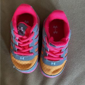 Under Armour size 5 kids tennis shoes